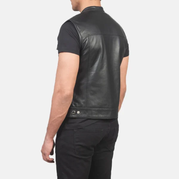 Stylish-moto-vest-for-bikers